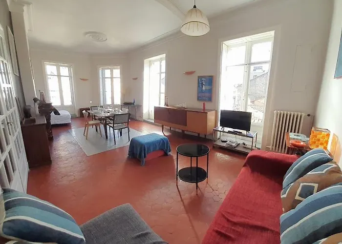 Les 7 Balcons, Comedie-Gare, Parking, Spacieux Lumineux Appt Haussmannien