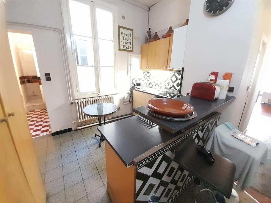 Les 7 Balcons, Comedie-gare, Parking, Spacieux Lumineux Appt Haussmannien Apartamento *