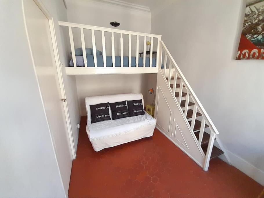 Les 7 Balcons, Comedie-gare, Parking, Spacieux Lumineux Appt Haussmannien